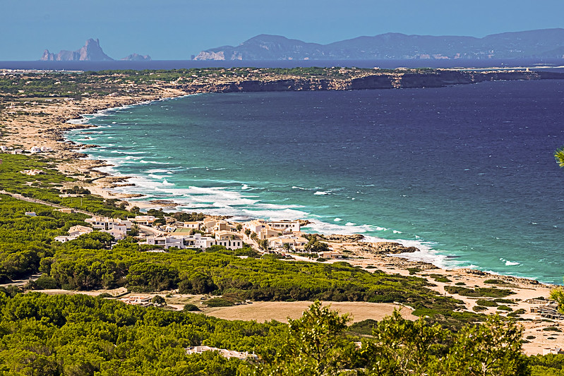 La playa de tramontana, El Pilar de la Mola