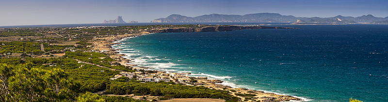 La playa de tramontana, El Pilar de la Mola