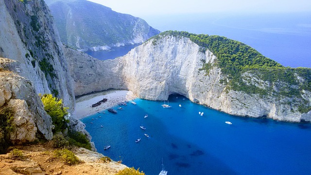 zakintos-beach-navagio-sea-2674216