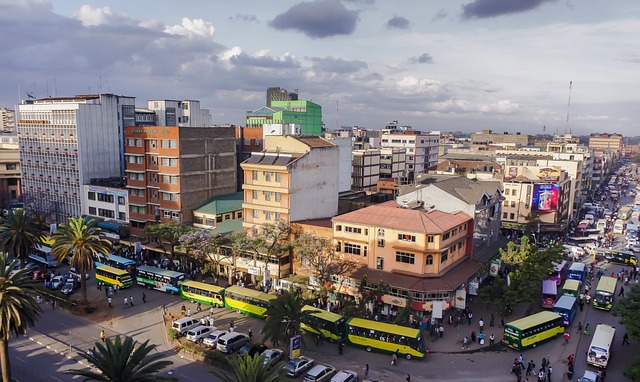 nairobi-kenya-street-crowded-2770345